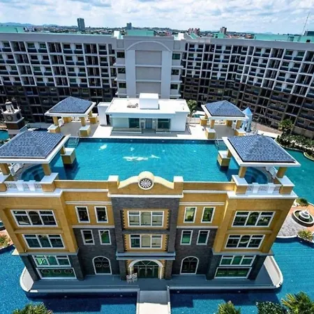 Arcadia Continental Resort, Pattaya Exterior photo